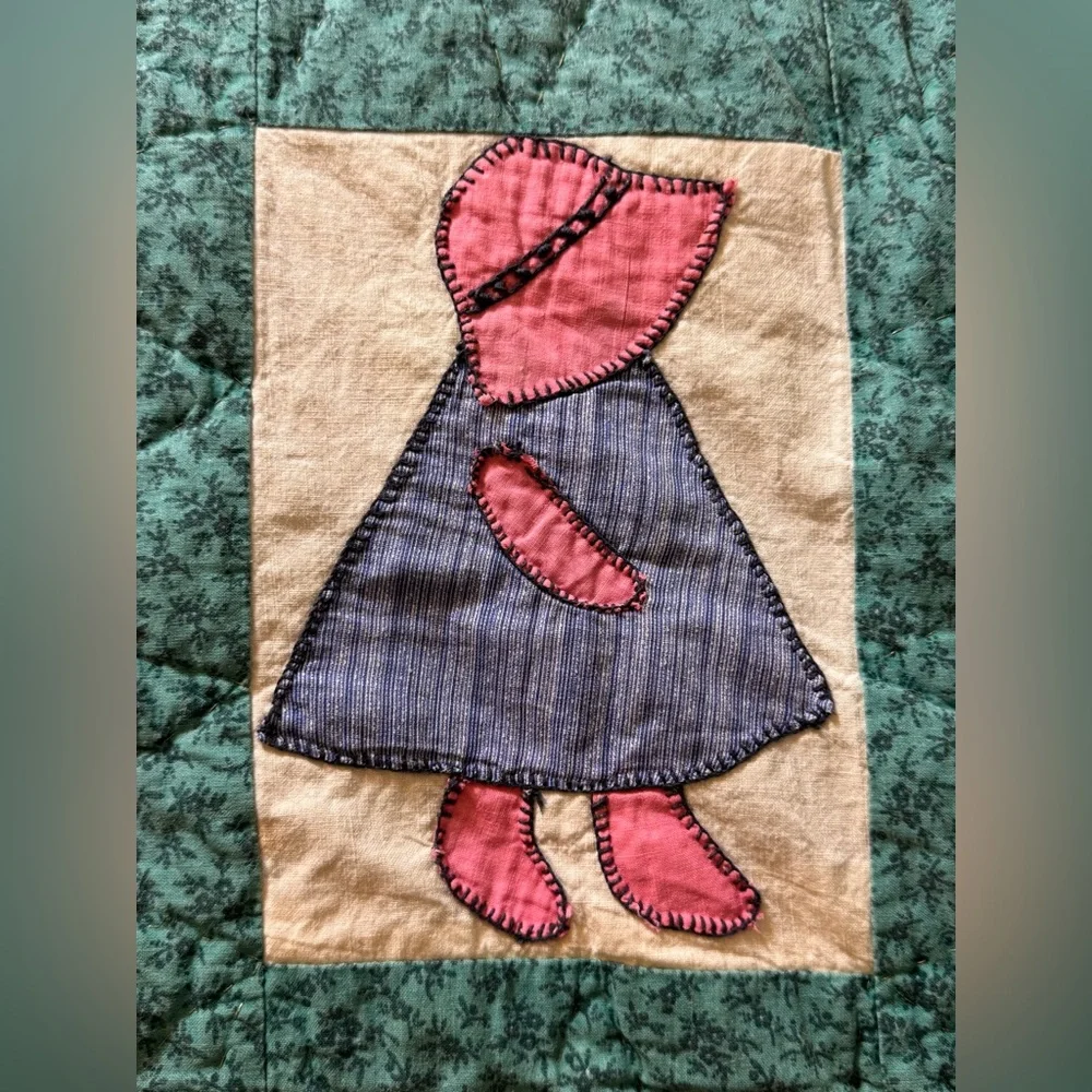 Source Unknown vintage  sunbonnet/Heart Quilt  38 x 56